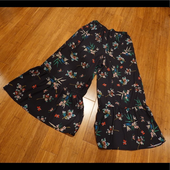 Flora Pants - Picture 1 of 4
